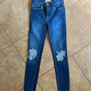 Free People Bust knee Jeans